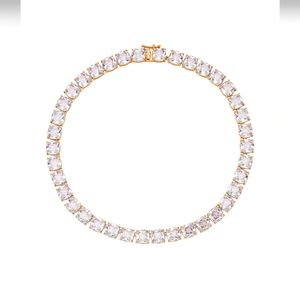 Light purplw stone necklace